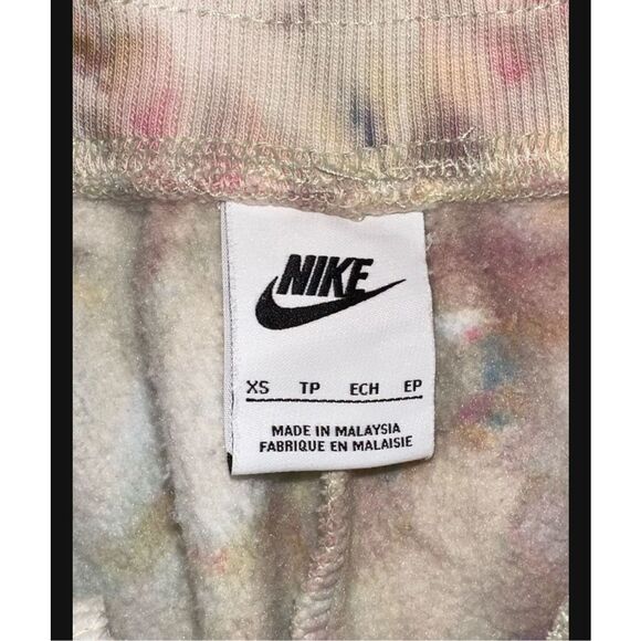 Nike Tie-Dye Shorts - Picture 4 of 4